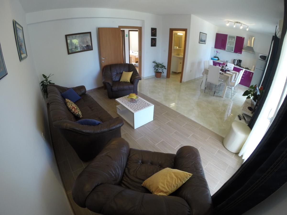 Apartment A. Zizic Slatine Eksteriør bilde