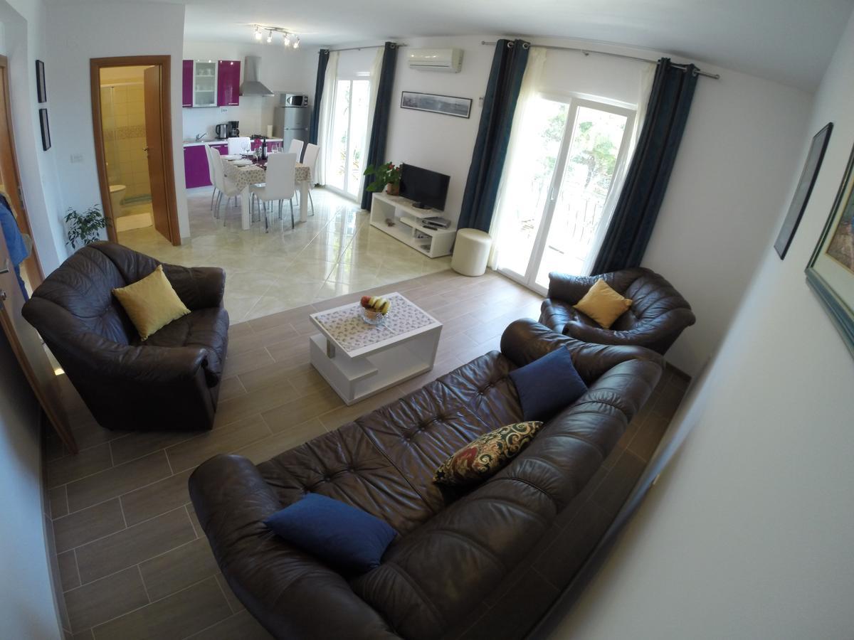 Apartment A. Zizic Slatine Eksteriør bilde